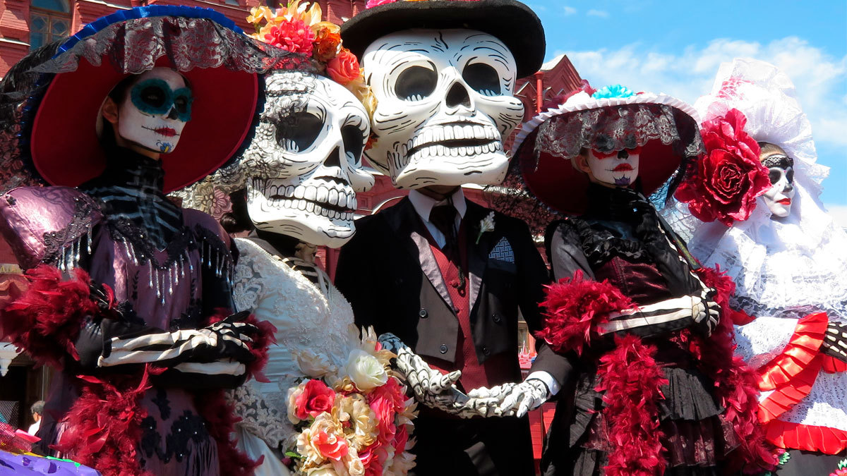 Otro de los eventos favoritos de los viajeros que buscan qué hacer en Aguascalientes es el Festival Cultural de Calaveras