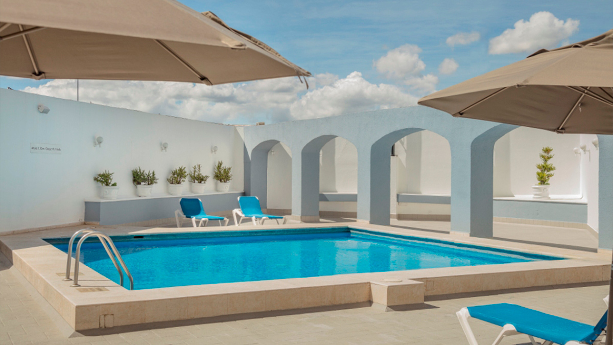 Holiday Inn La Noria is a hotel with pool