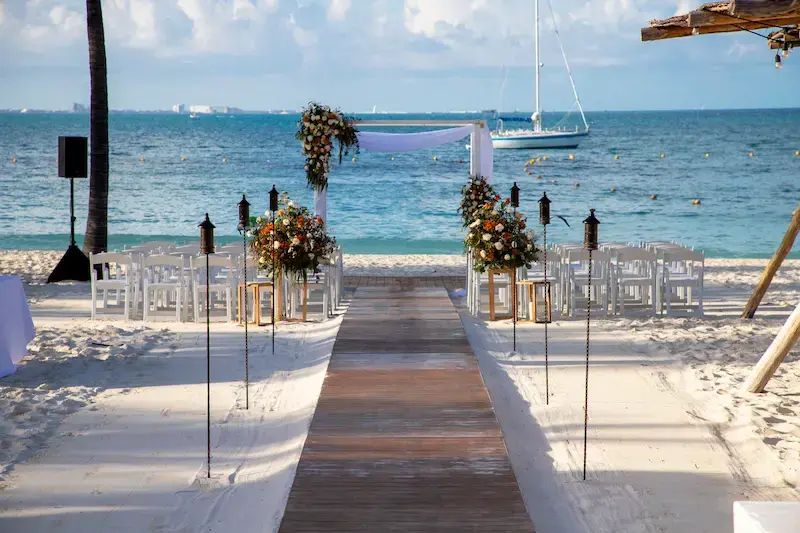 Bodas en Cancún con temática tropical
