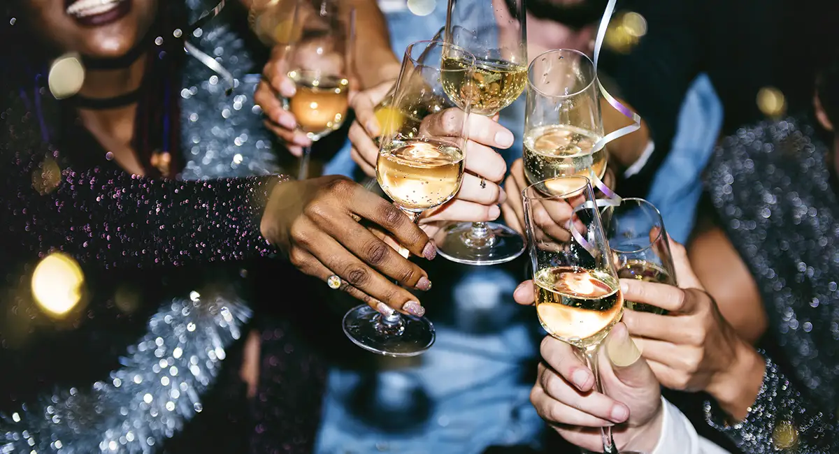 El año nuevo es una celebración milenaria que augura un nuevo comienzo lleno de abundancia. Celébralo en grande en un innovador hotel con salones para eventos.