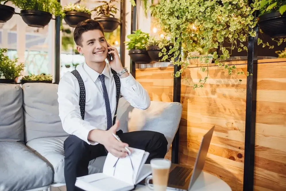 La mejor manera de hacer un viaje bleisure es elegir un hotel con alberca en Aguascalientes.