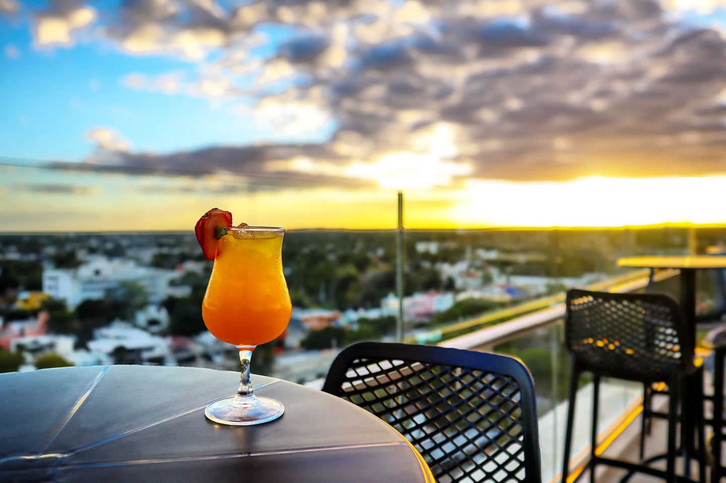 Restaurante Alulas Sky Bar en hotel Courtyard Mérida