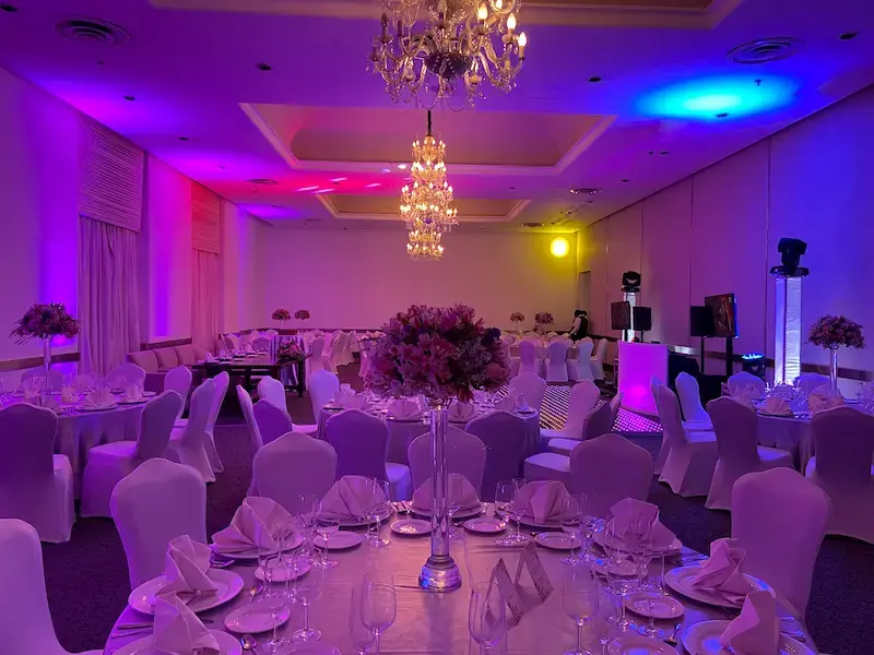 Cancun wedding and honeymoon near a hotel