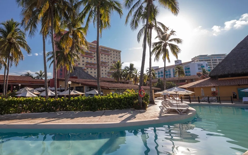 Paquetes todo incluido para Ixtapa-Zihuatanejo en un hotel de playa para in viaje familiar