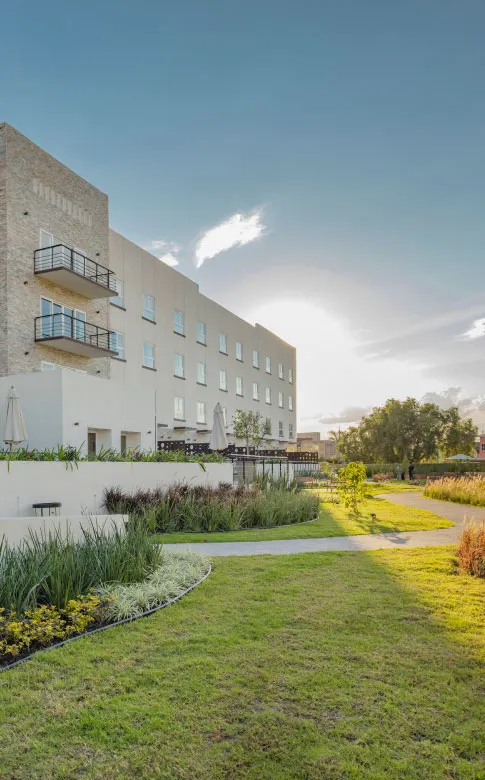 Casa para el adulto mayor en Querétaro con servicio de guardería e instalaciones de lujo