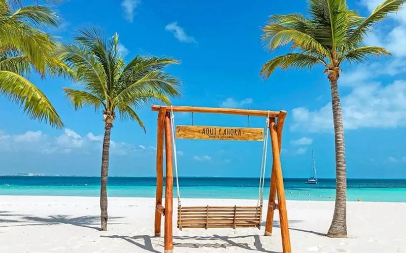 Cancun vacation packages at the best beach in Cancun for New Year celebration