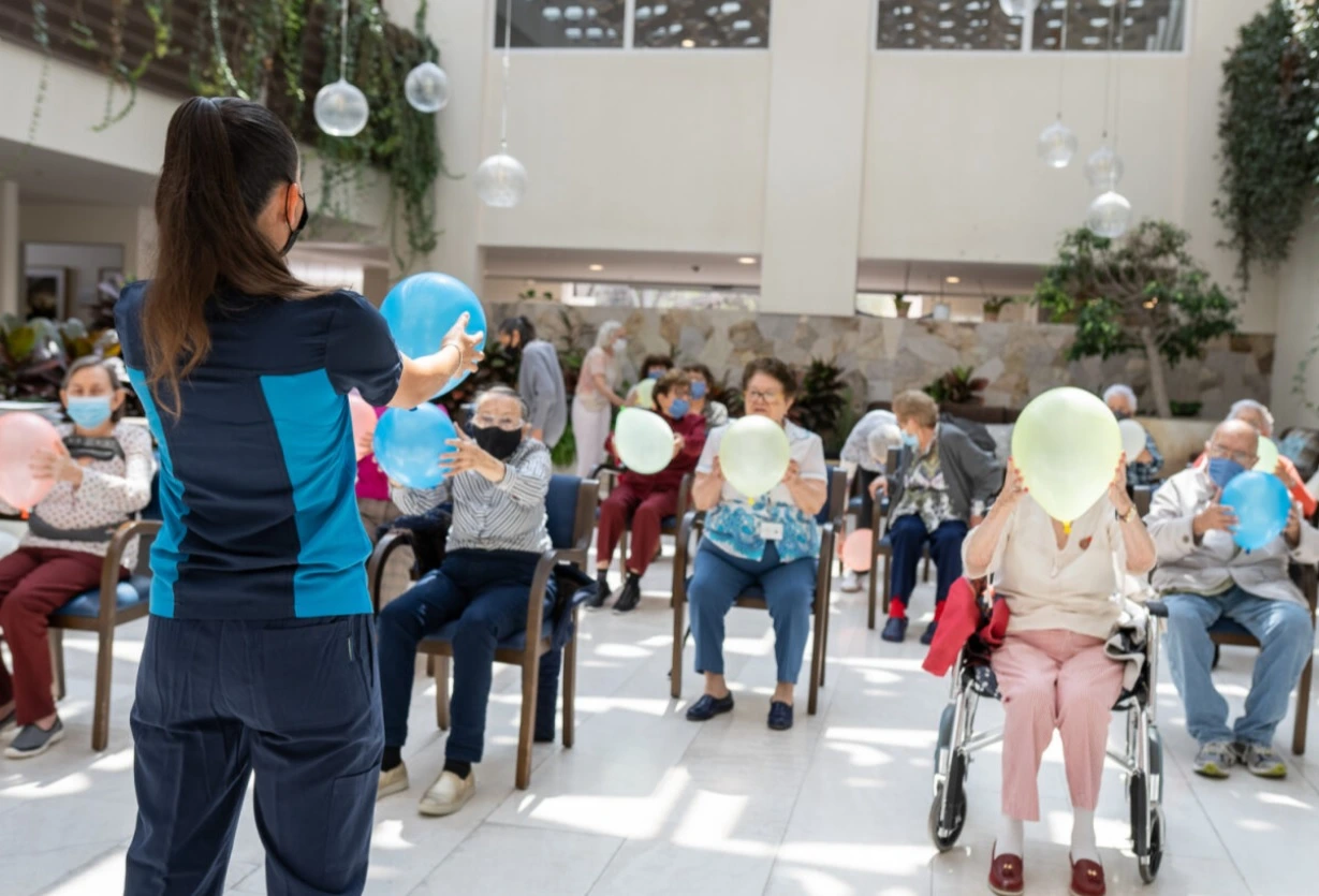 Ejercicios para el adulto mayor durante la temporada invernal