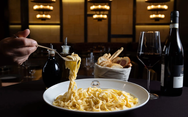 Terraza para eventos elegante para celebrar reuniones familiares y cenas decembrinas