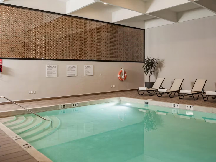 Hospedaje en Aguascalientes con alberca para viajeros de negocios