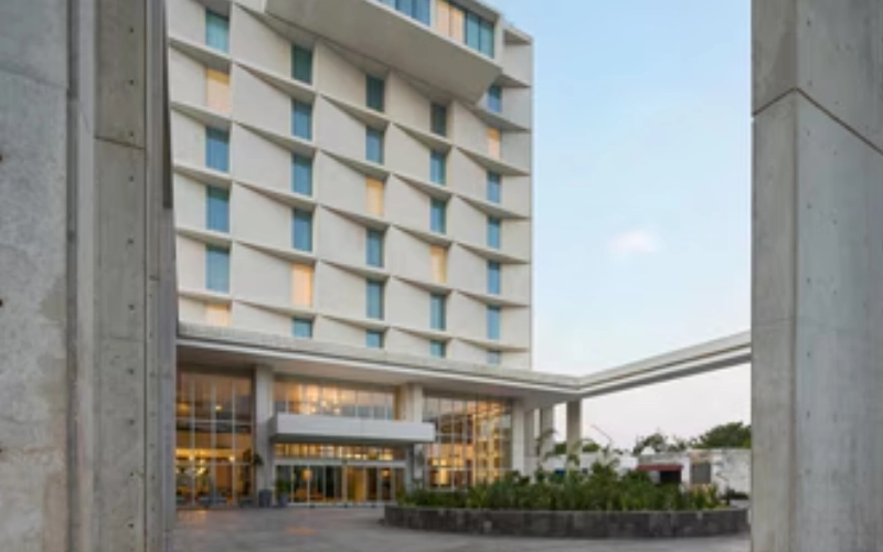 Hotel in Merida that combines business needs and travel comfort.