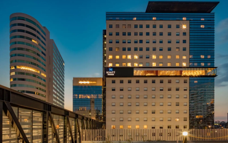 Hotel en Santa Fe CDMX para estancias largas corporativas, con ubicación estratégica