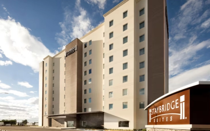 Hotel en Silao con suites equipadas para estancias corporativas prolongadas