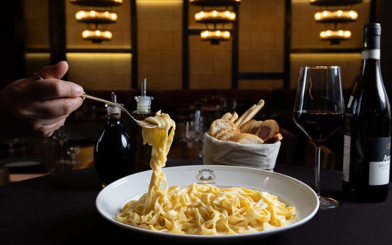 Private event restaurant for executive dinners and corporate gatherings with Italian cuisine