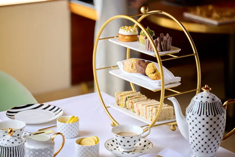 Afternoon tea at an elegant restaurant in Polanco for business meetings