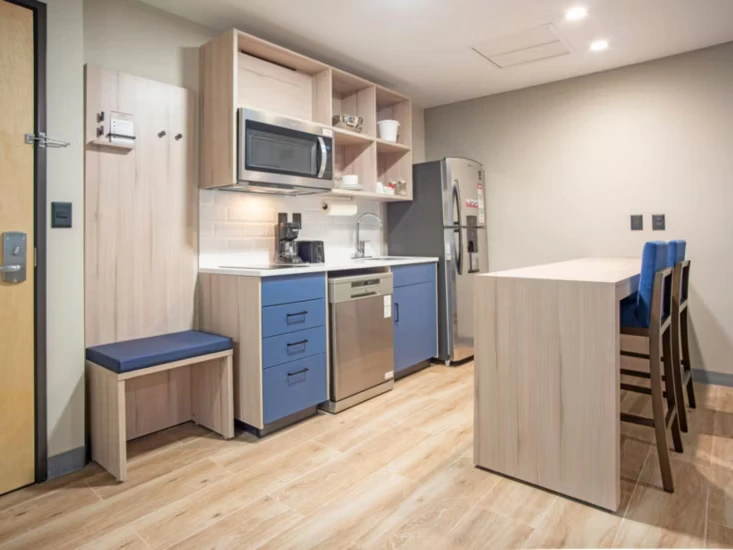 Hotel ejecutivo en Zapopan que ofrece suites para estancias largas