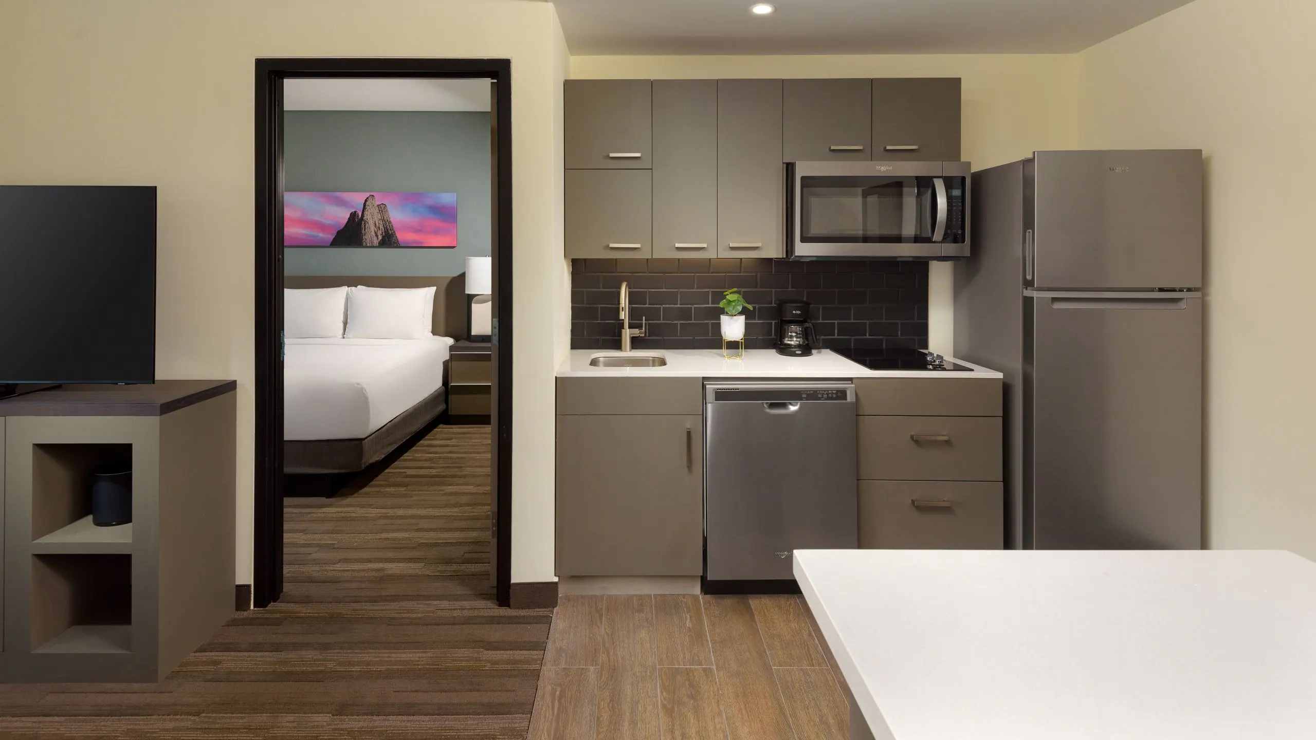 Ventajas de un hotel para largas estancias en Monterrey con suites con cocina