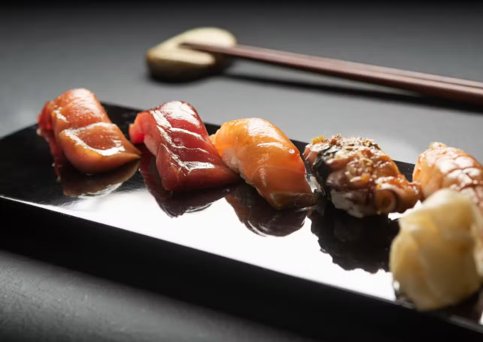 Nigiri con pescado fresco en Tokoya Nigiri Bar, referente de comida japonesa en Polanco