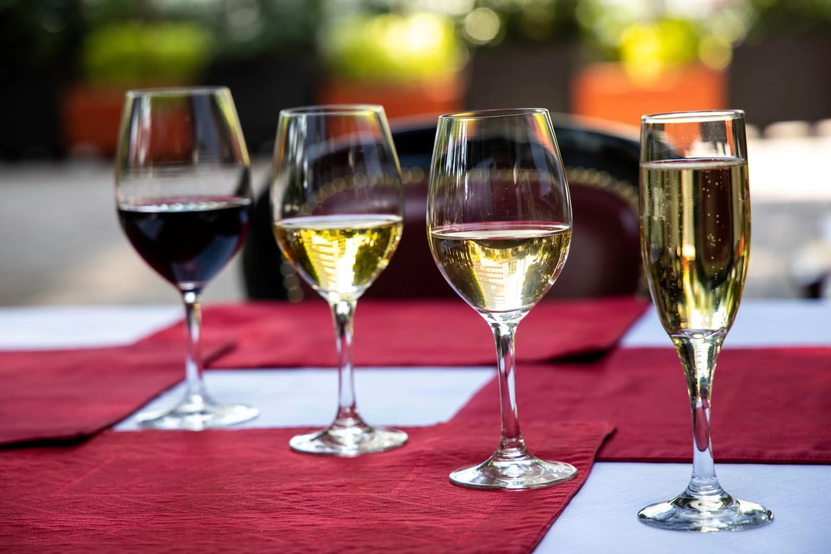 Vinos de La Commanderie de Peyrassol en restaurante francés
